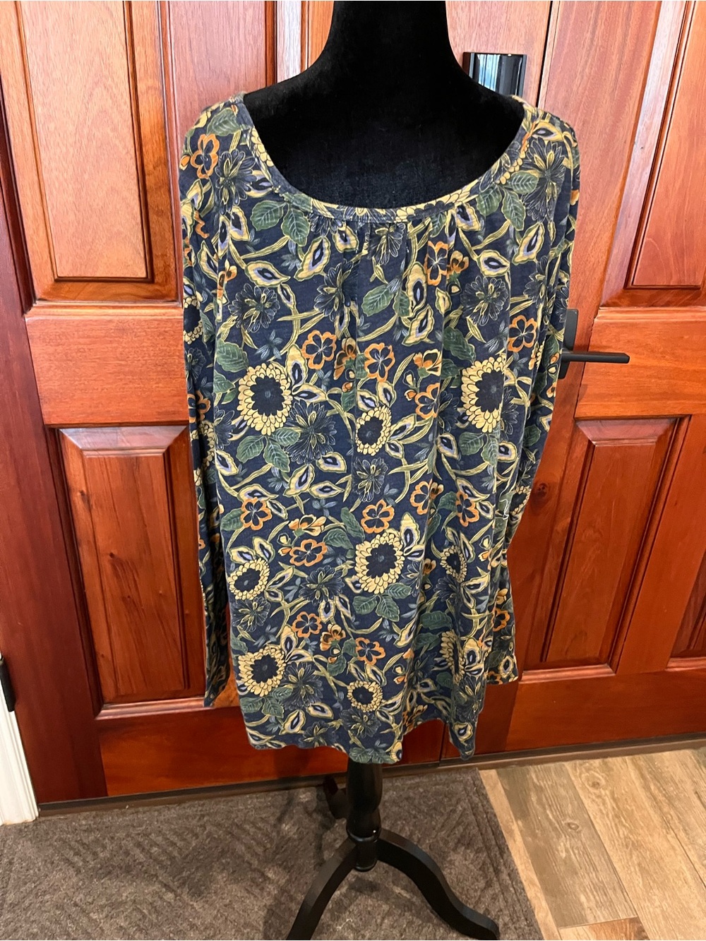Natural Life Iris Top 100% Cotton Long Sleeve Navy Blue Dahlias Floral Size XL - Picture 5 of 10